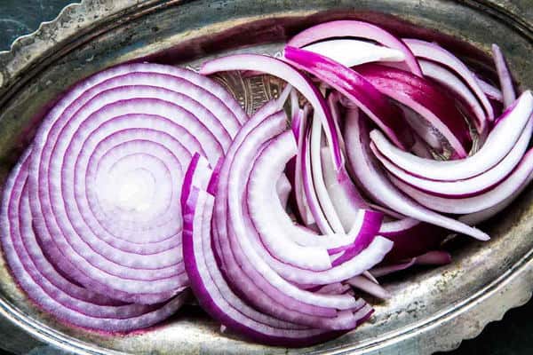 que no pueden comer las gallinas-cebollas.jpg