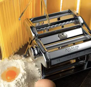 Máquina de fideos de huevo