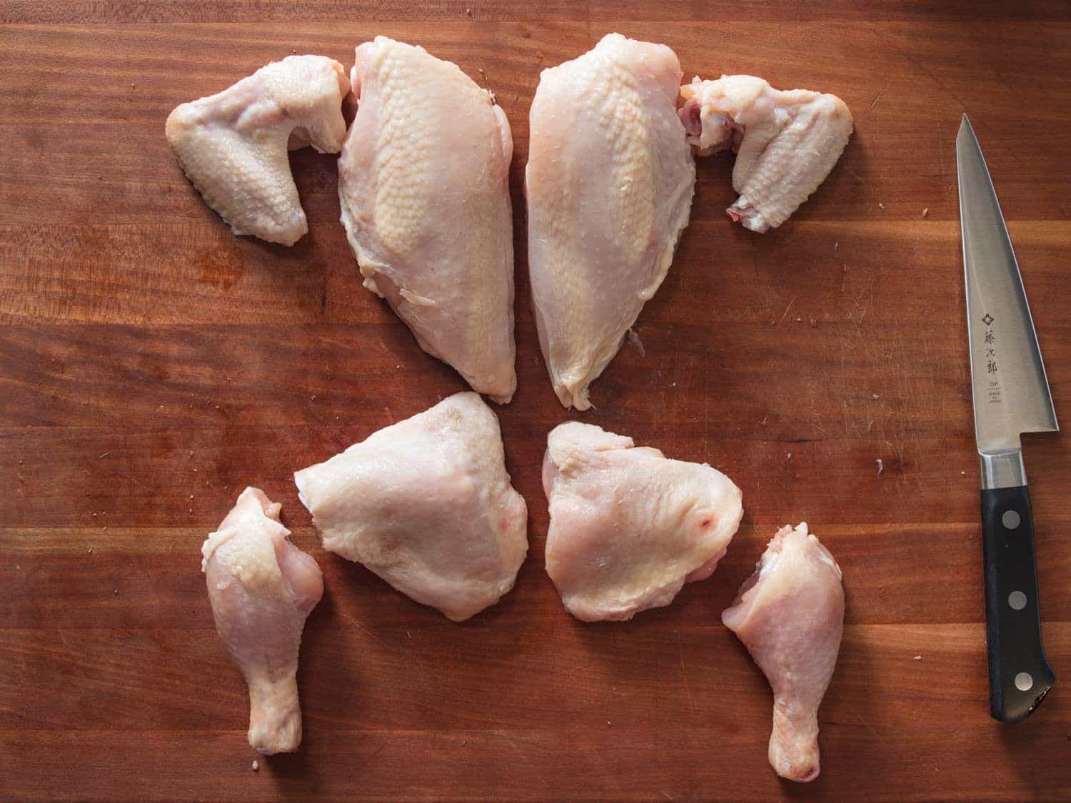 como cortar un pollo entero
