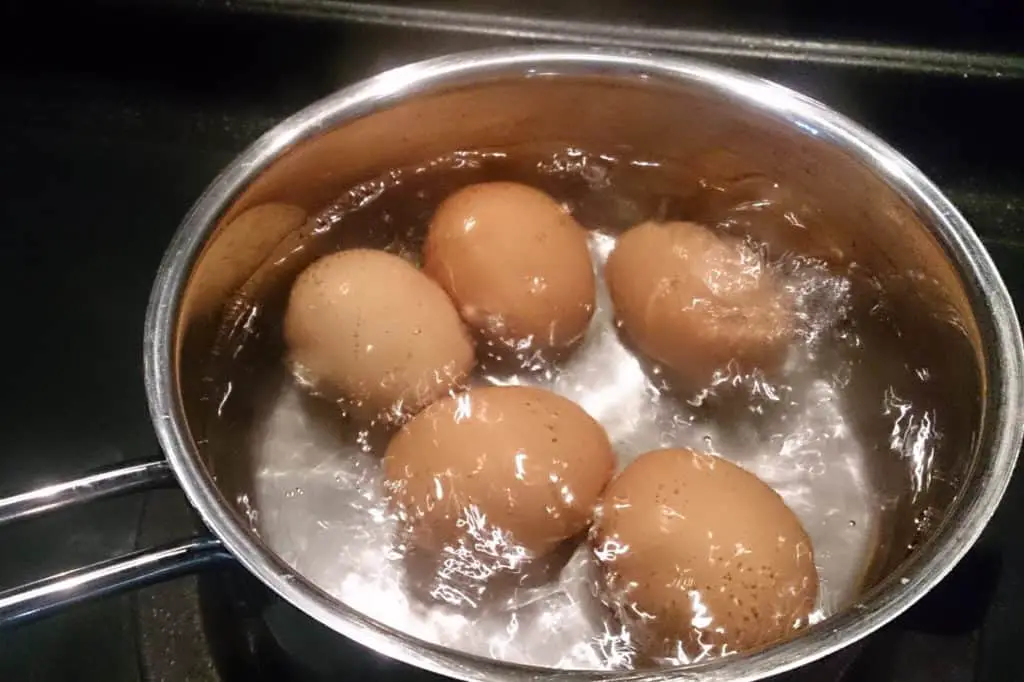 para cuanto tiempo sirven los huevos cocidos